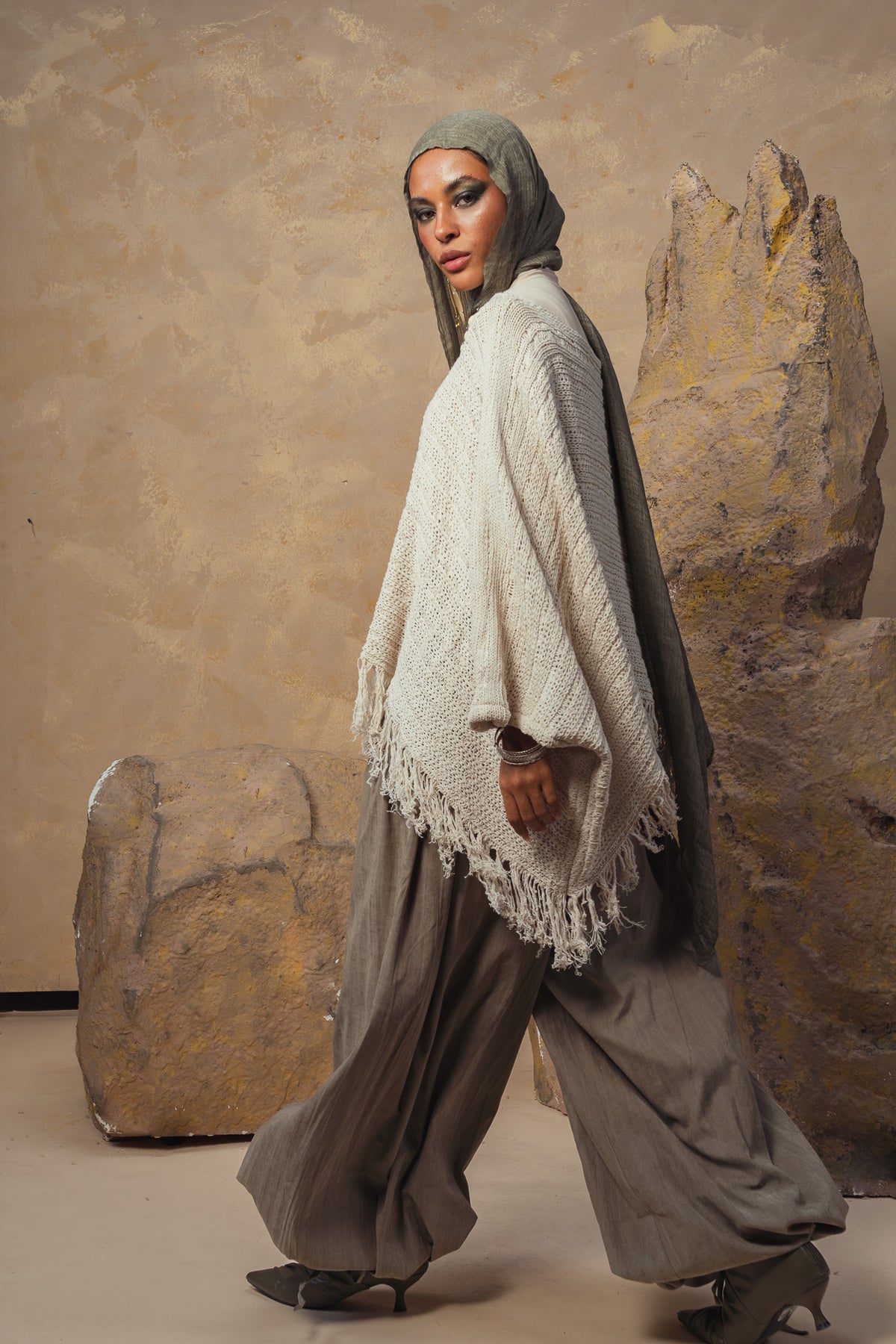 Vanilla Verso Cape