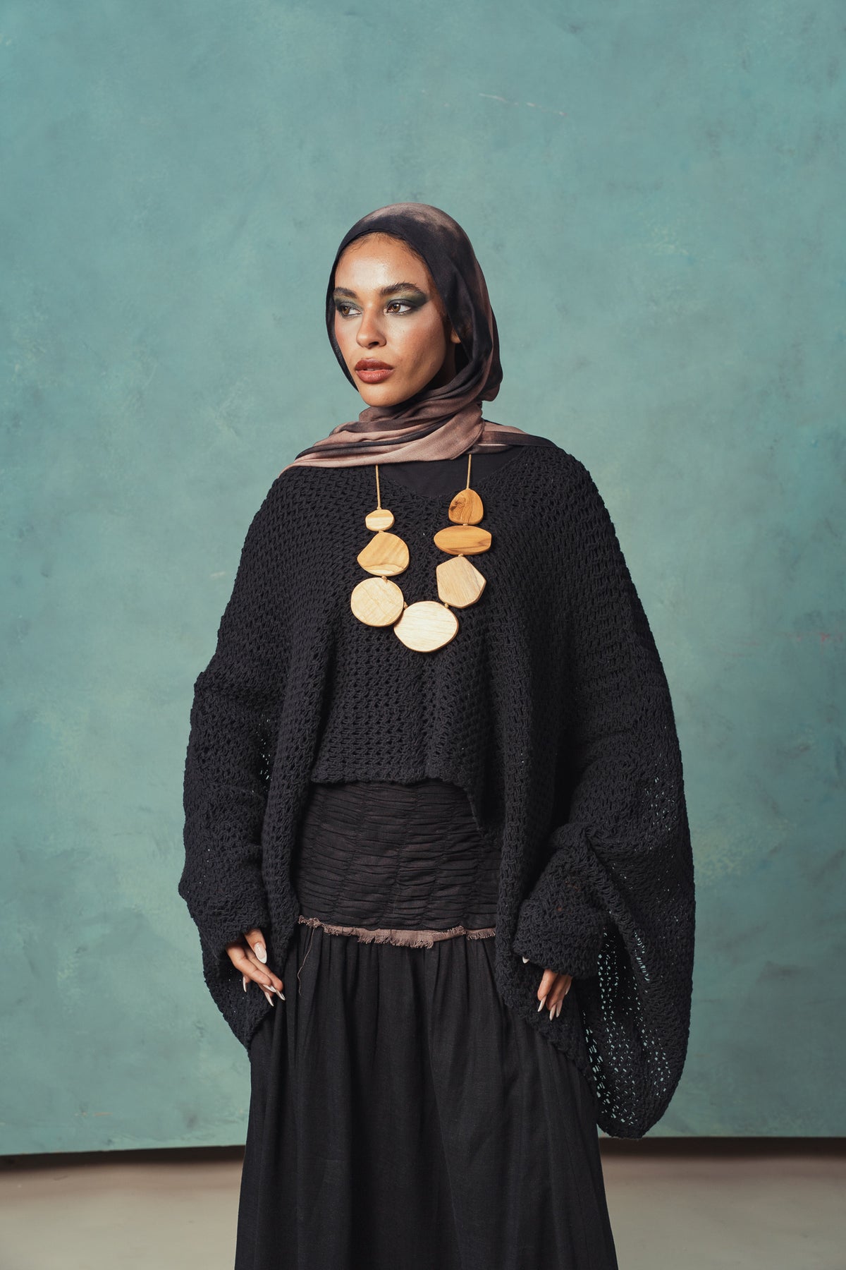 Black Amaya Cape