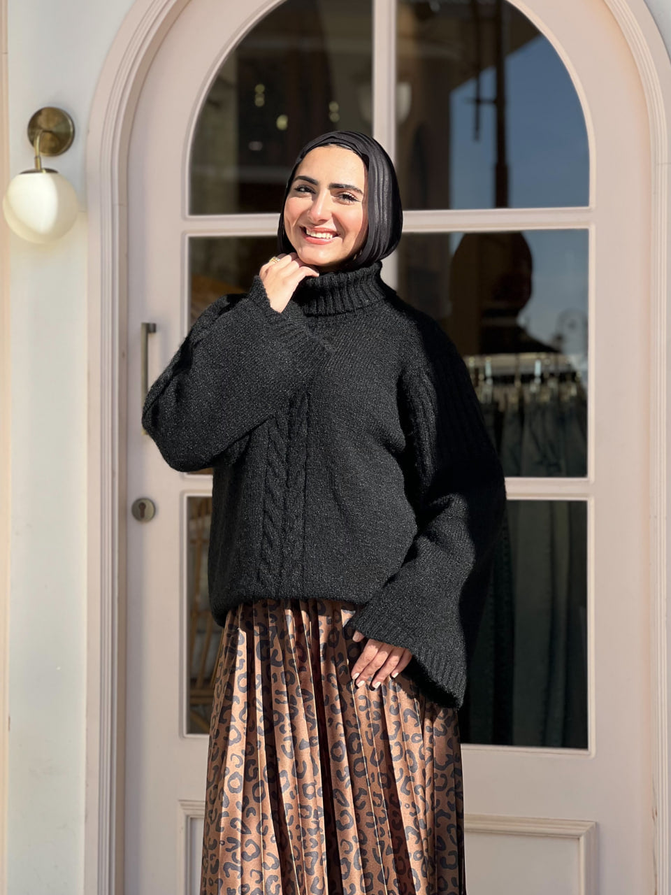 Black Cozy Puff