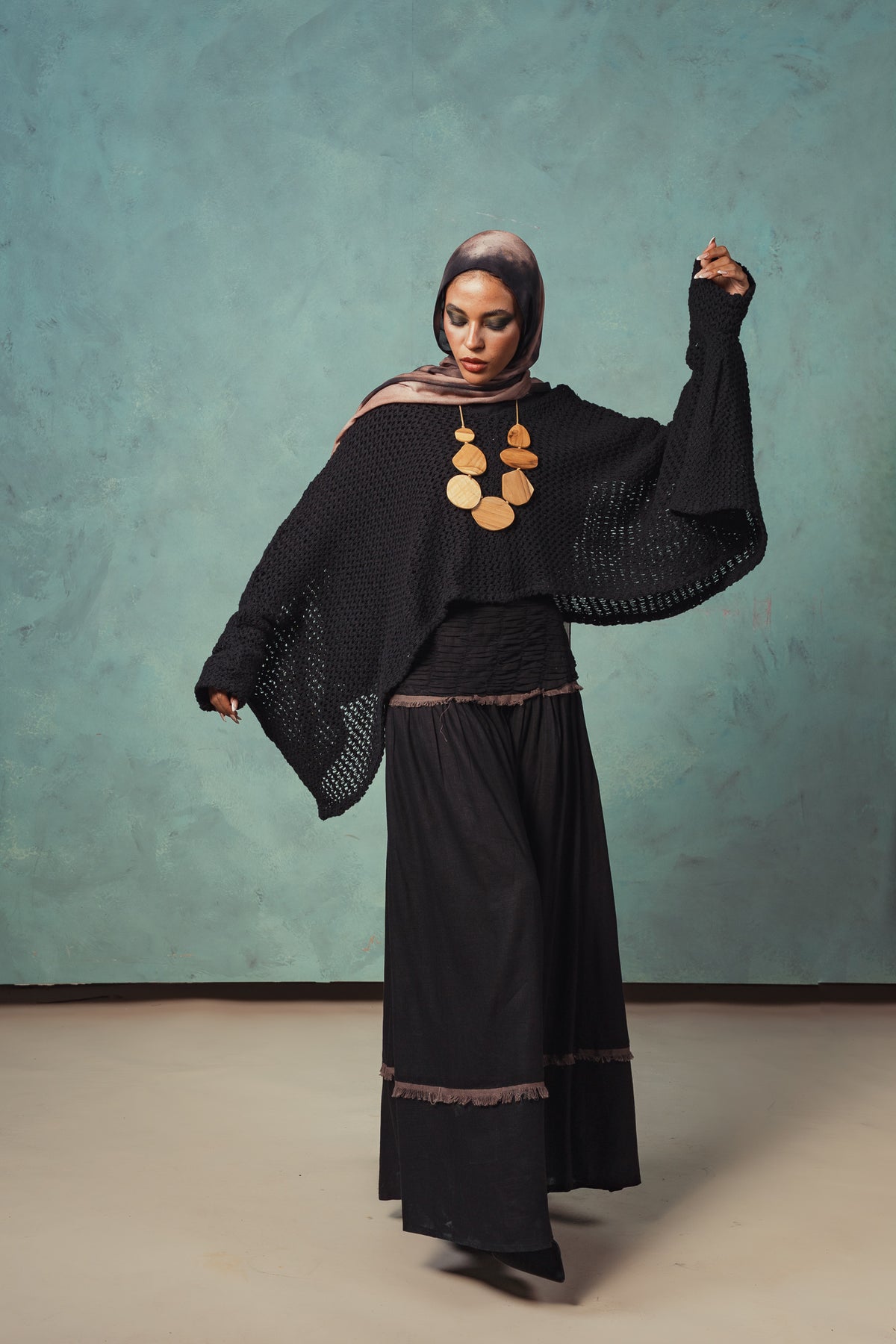 Black Amaya Cape