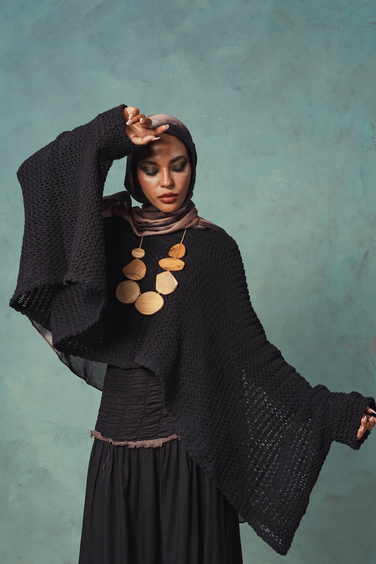 Black Amaya Cape