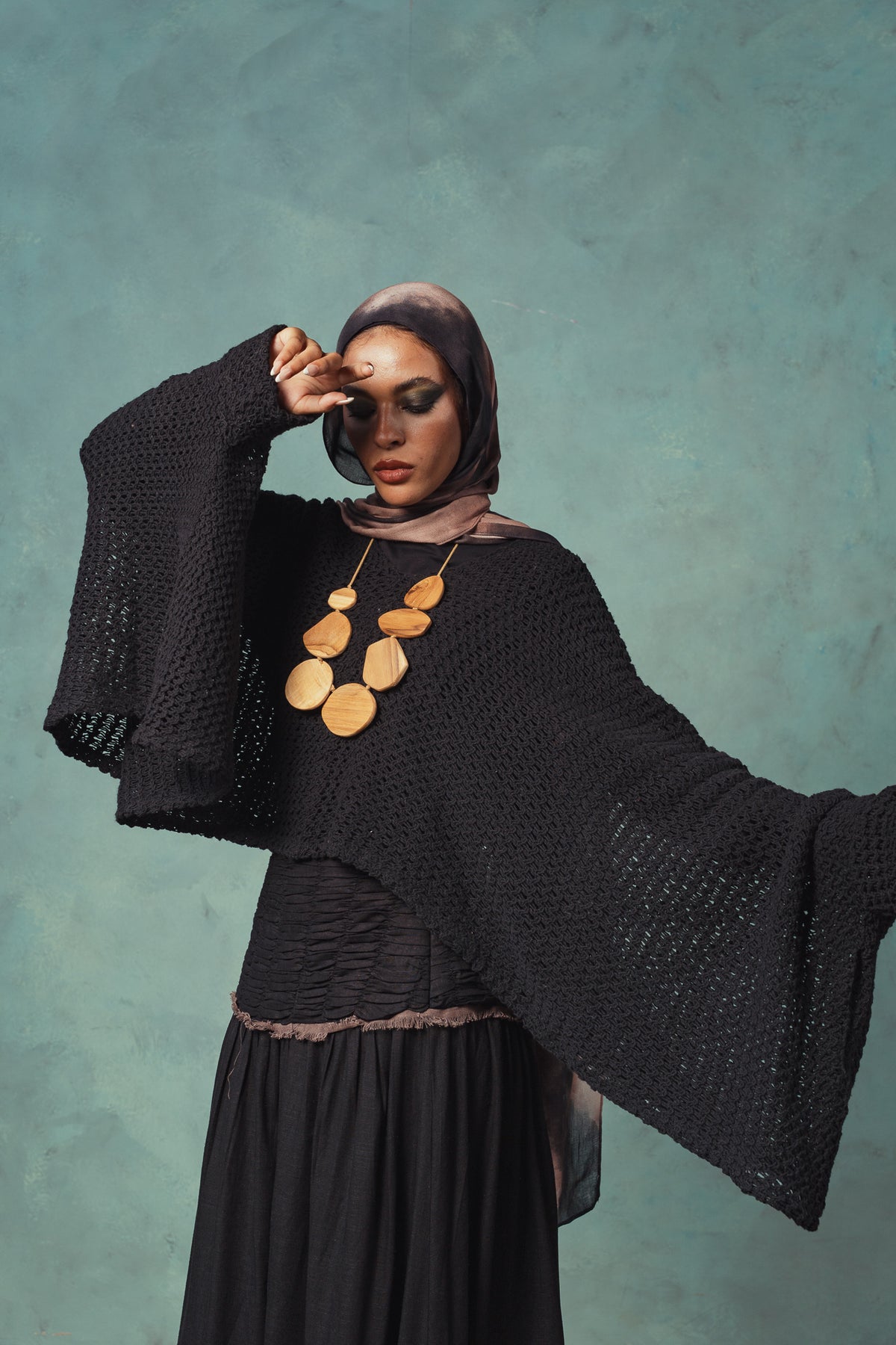 Black Amaya Cape