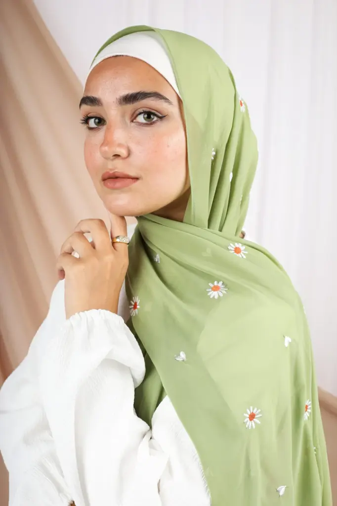 Pastel Green Daisy Veil