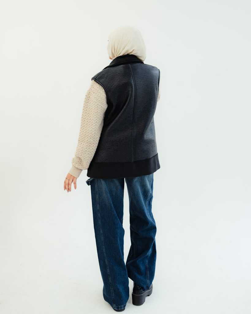 Black Fur & Edge