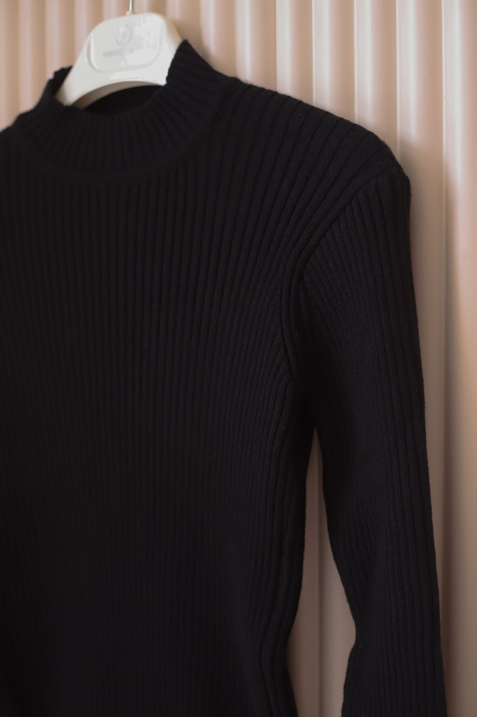 Black Essential Knit 