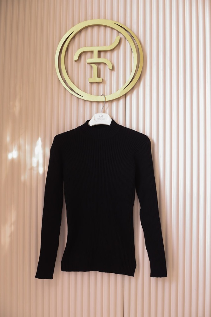 Black Essential Knit 