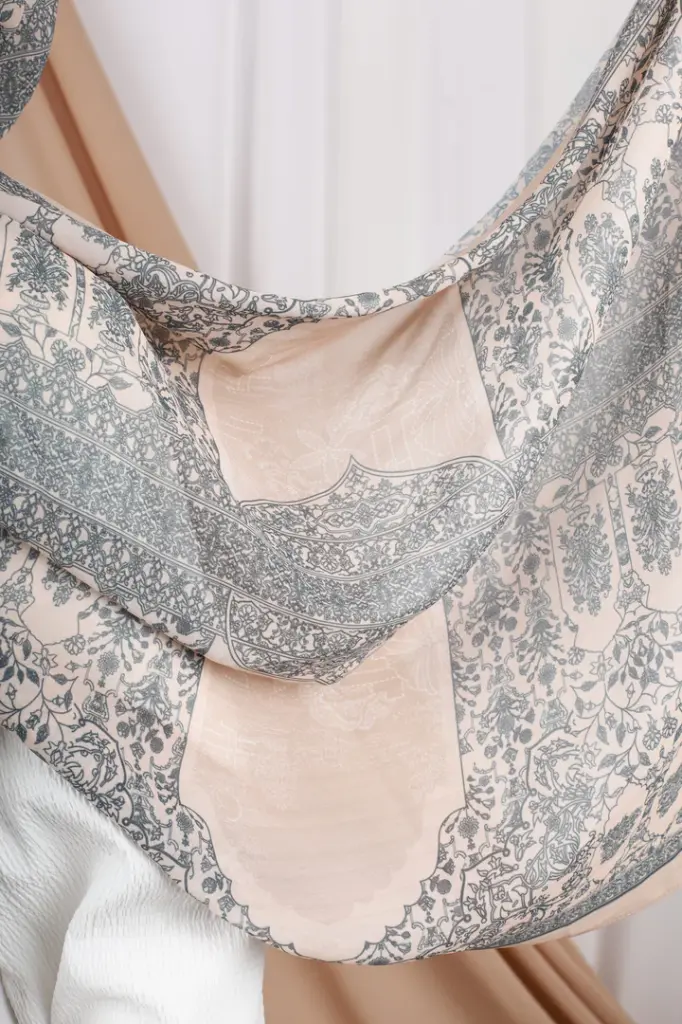Indian Lily Veil