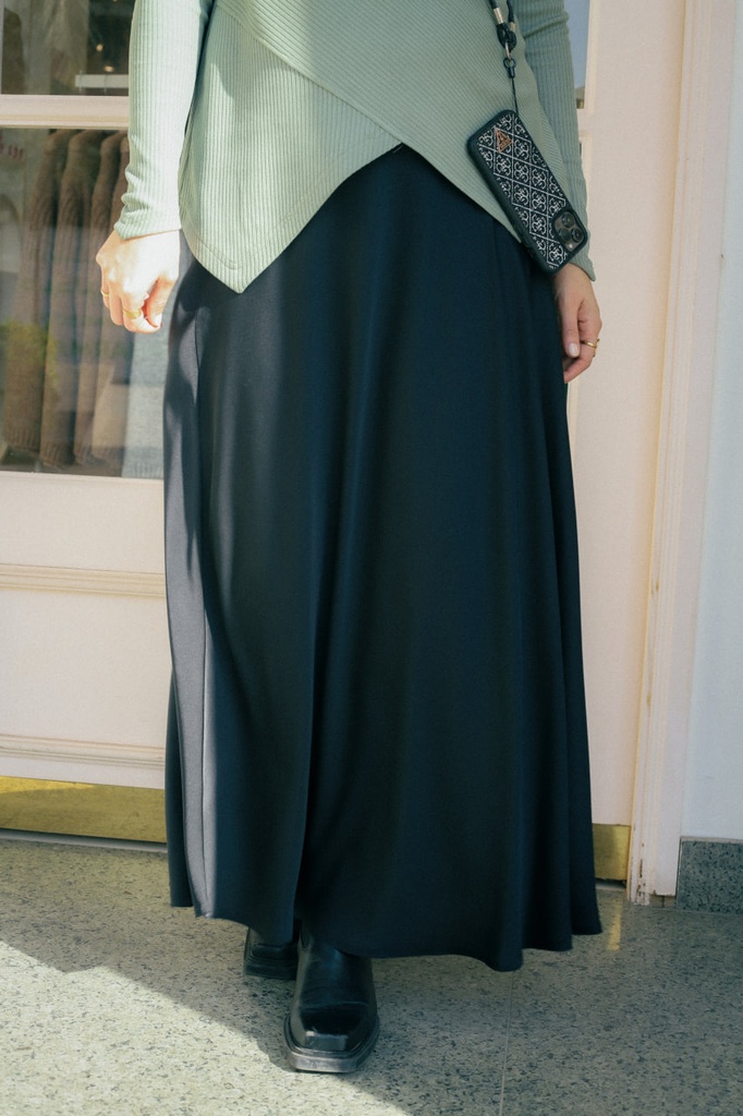 Black Viona Skirt 