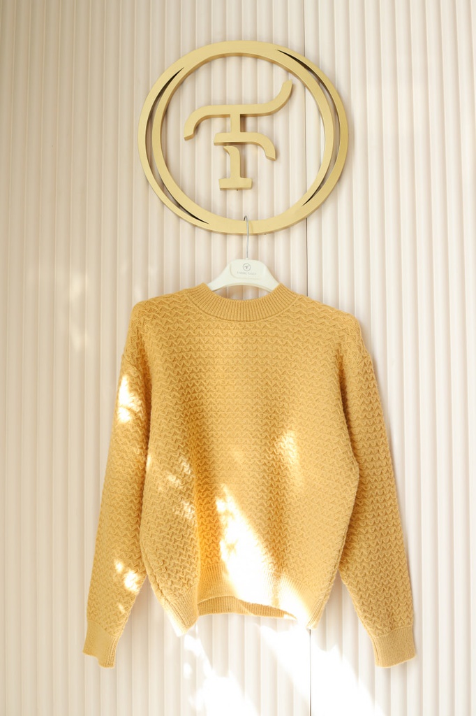 Butter Yellow Cable Heart
