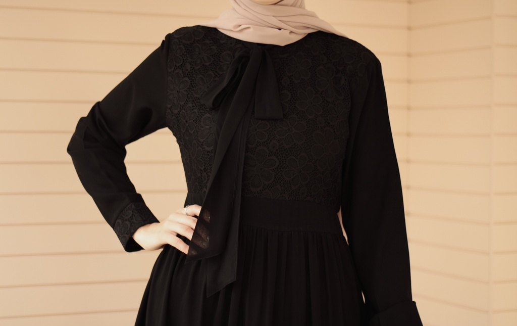 RIbbon Black Abaya