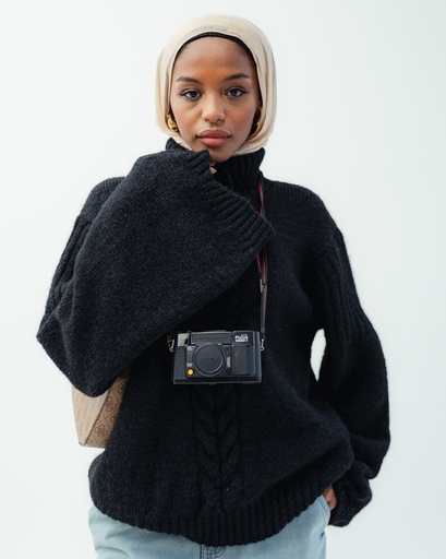 Black Cozy Puff 